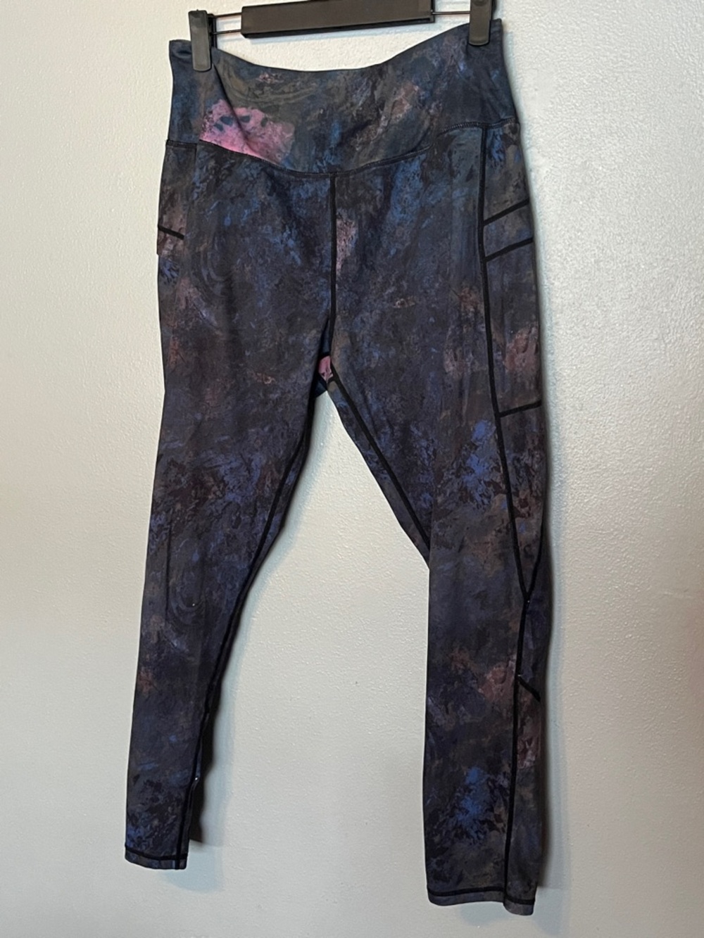 High-Waist Performance Leggings in Dark Multi-Color